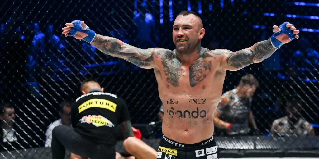 Tomasz Romanowski: „Wchodzę, walę na brodę i pada”